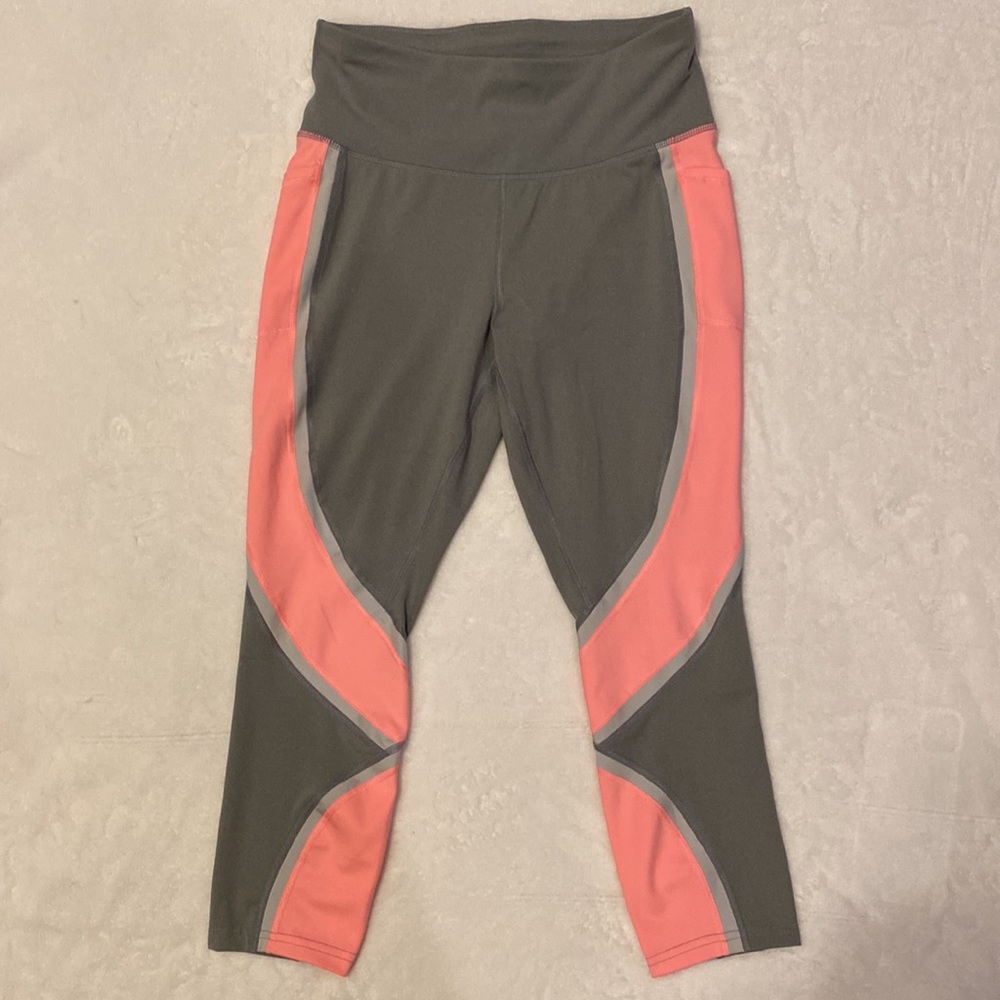 Avia capri yoga pants